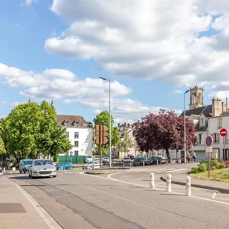 Chic With Parking Appartamento Mantes-la-Jolie