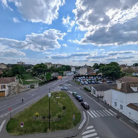 Appartamento Chic With Parking Mantes-la-Jolie